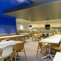 EVERGREEN à Montrouge:L'espace restaurant du MISTRAL